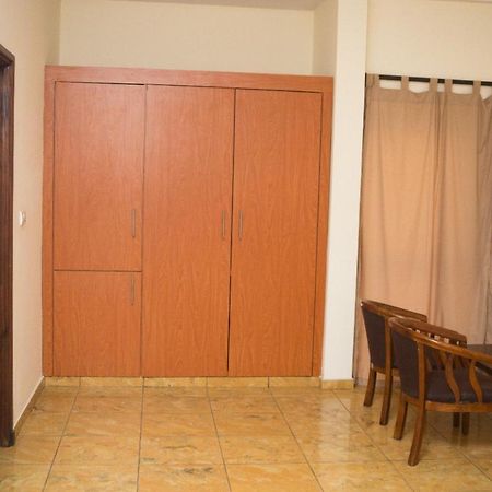 Hotel Marbella Lomé Zewnętrze zdjęcie