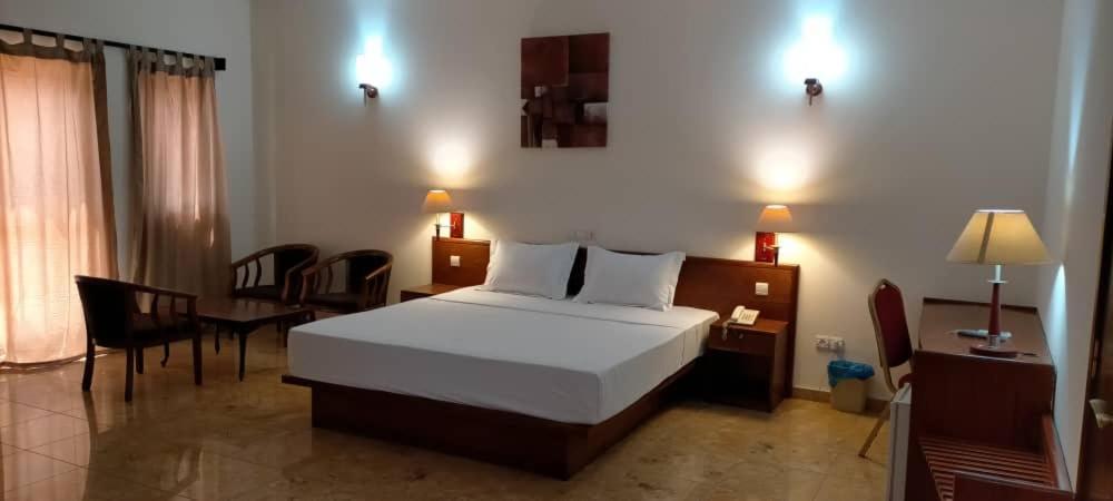 Hotel Marbella Lomé Zewnętrze zdjęcie