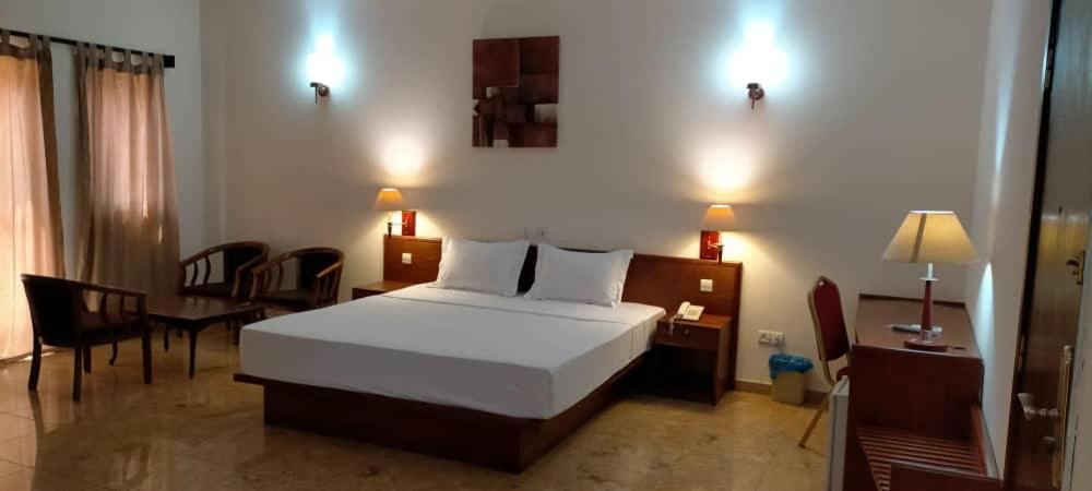 Hotel Marbella Lomé Zewnętrze zdjęcie
