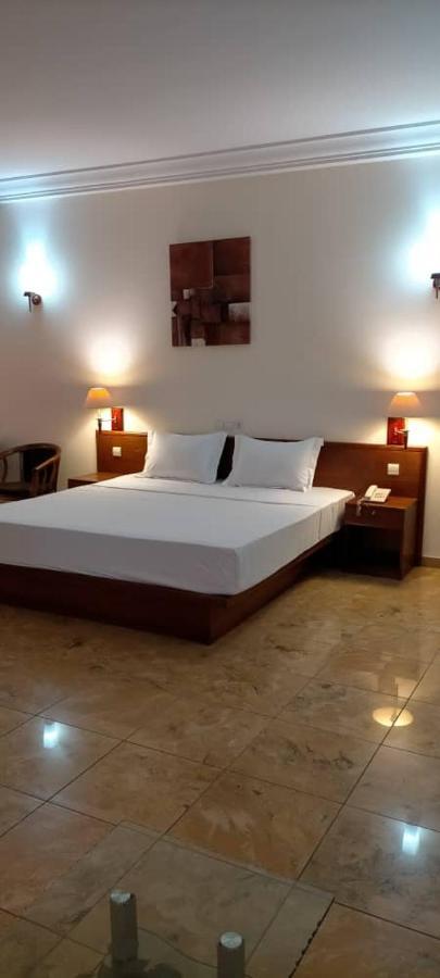 Hotel Marbella Lomé Zewnętrze zdjęcie