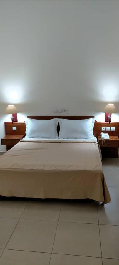 Hotel Marbella Lomé Zewnętrze zdjęcie