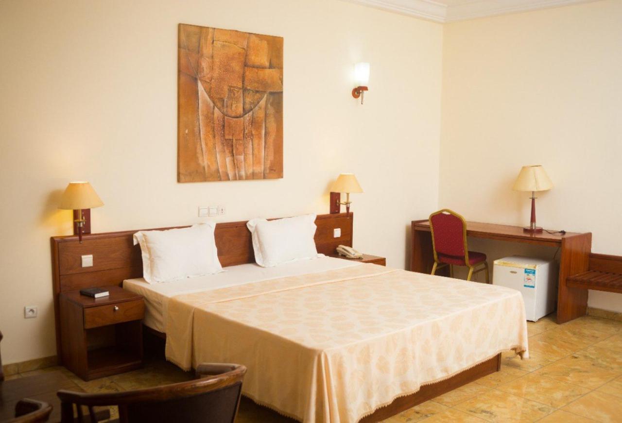 Hotel Marbella Lomé Zewnętrze zdjęcie