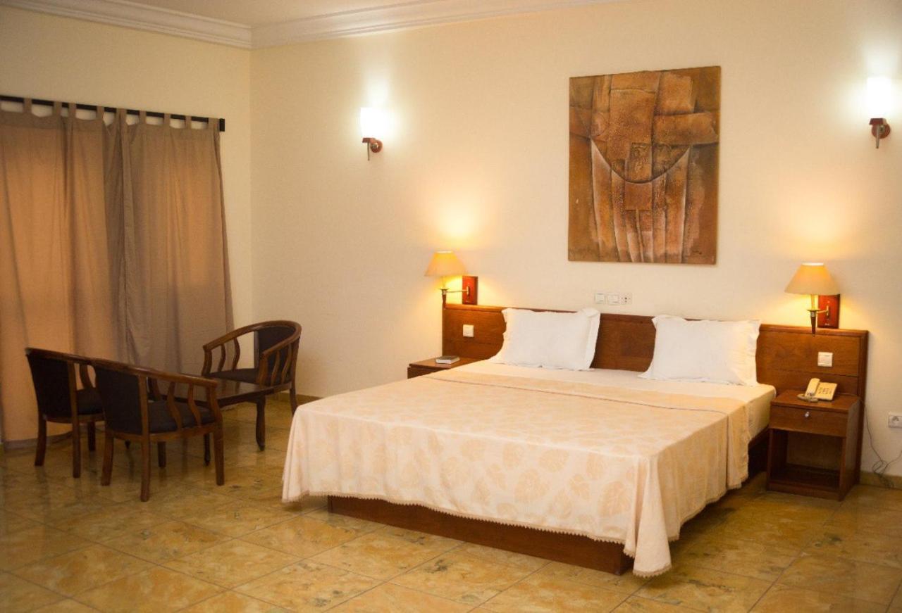 Hotel Marbella Lomé Zewnętrze zdjęcie