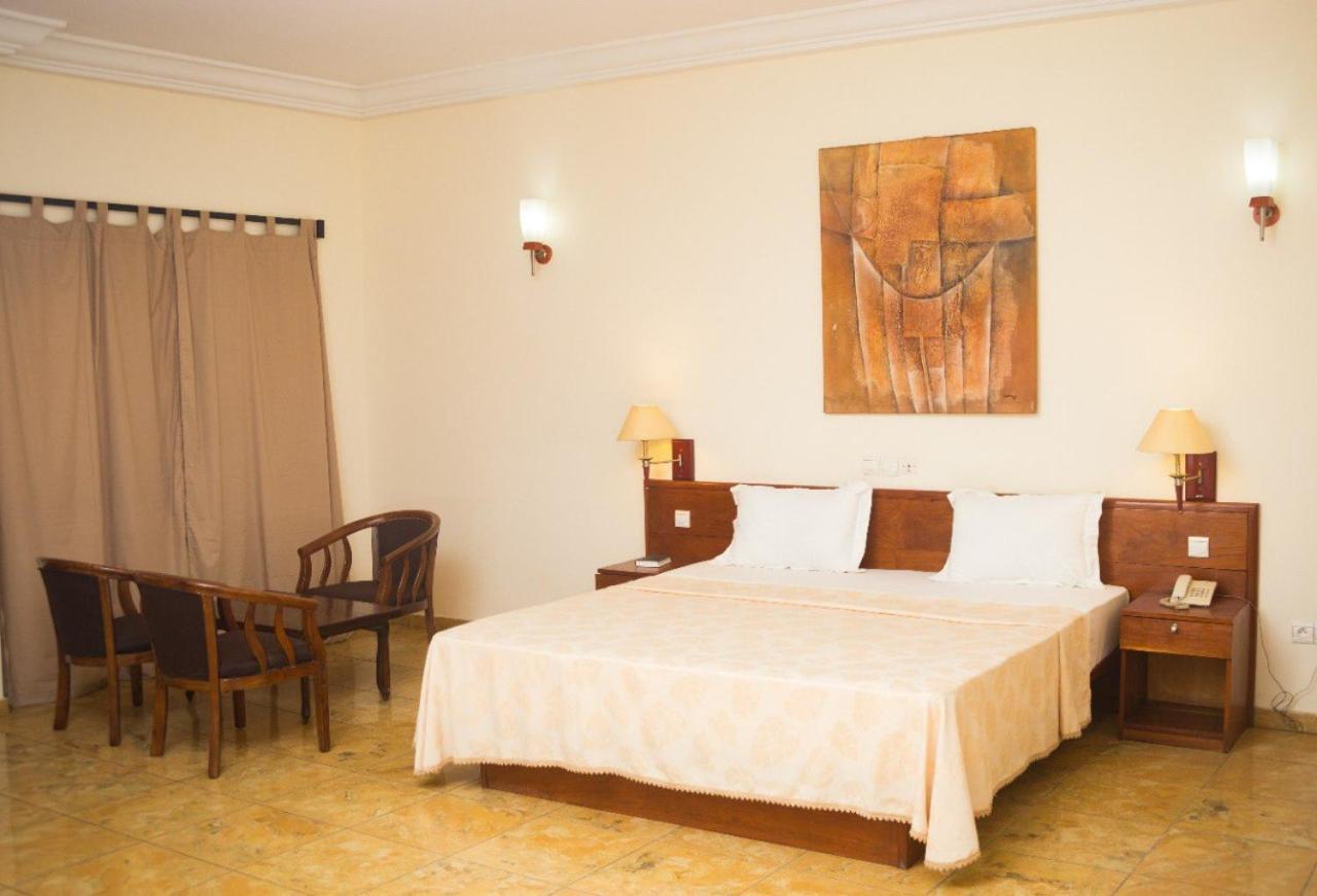 Hotel Marbella Lomé Zewnętrze zdjęcie