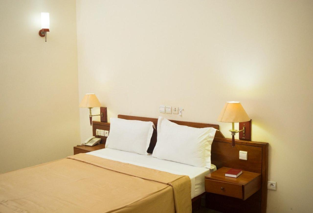Hotel Marbella Lomé Zewnętrze zdjęcie