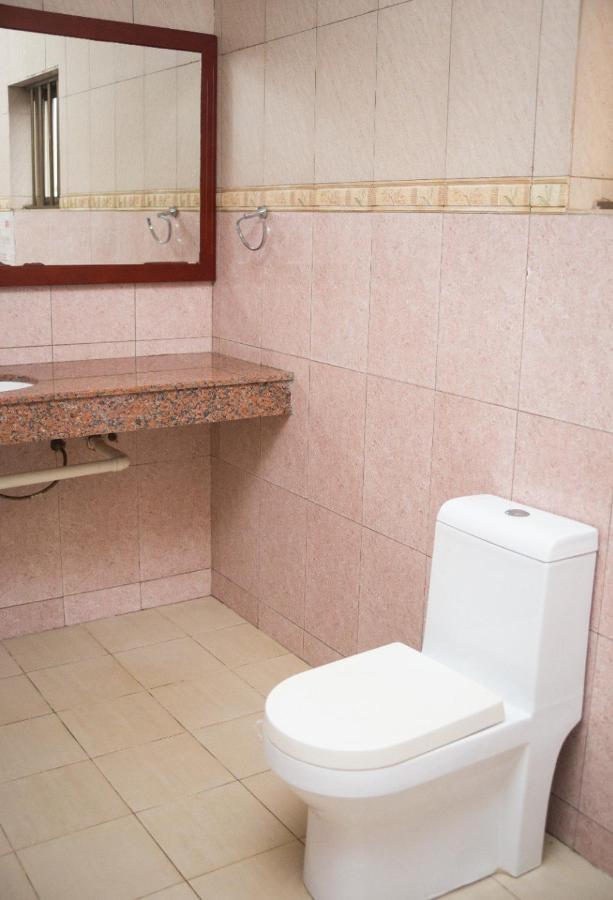Hotel Marbella Lomé Zewnętrze zdjęcie