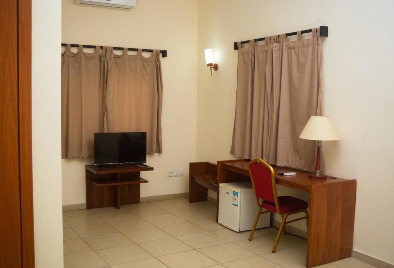 Hotel Marbella Lomé Zewnętrze zdjęcie