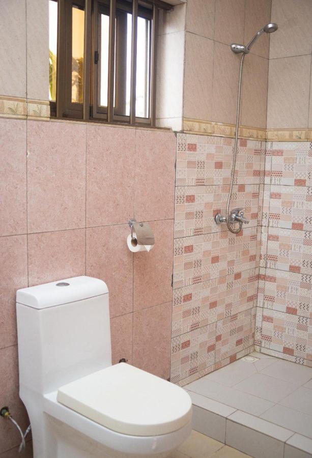 Hotel Marbella Lomé Zewnętrze zdjęcie